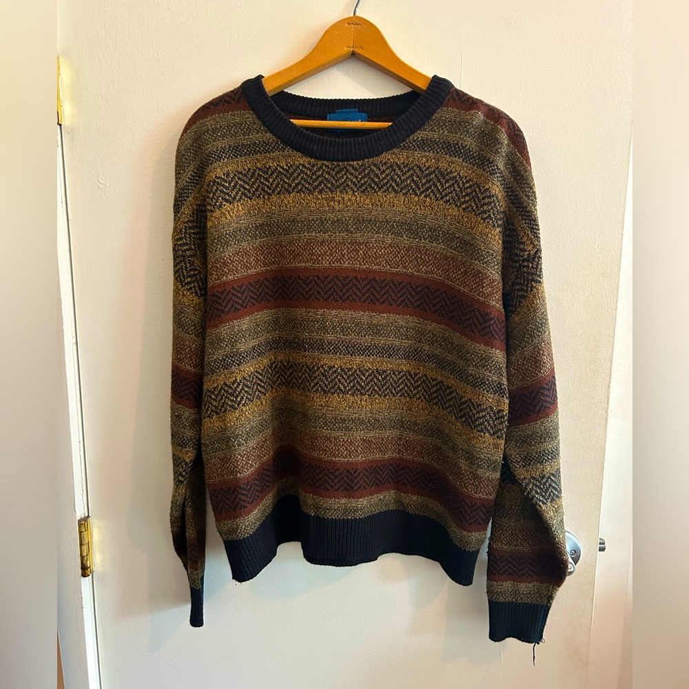 Patterned stripped cozy sweater